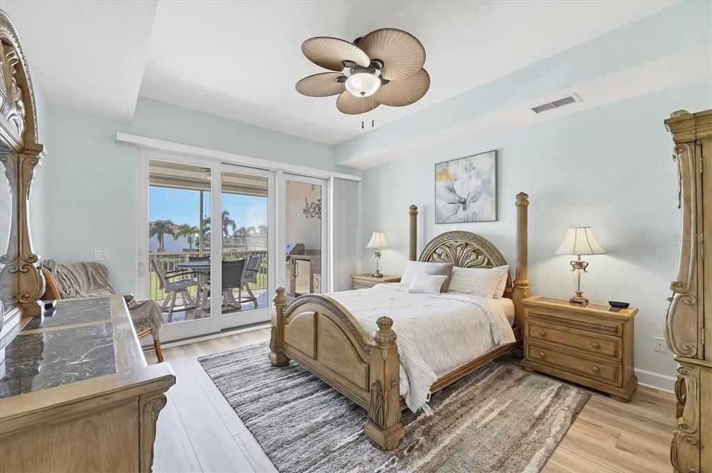 For Sale: $850,000 (3 beds, 2 baths, 2013 Square Feet)