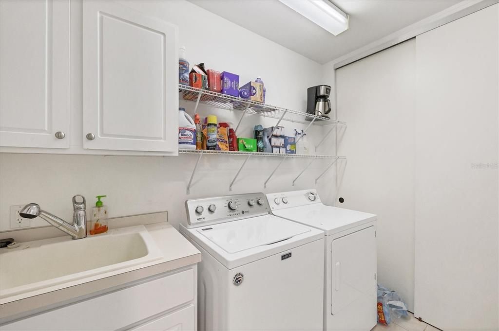 For Sale: $850,000 (3 beds, 2 baths, 2013 Square Feet)