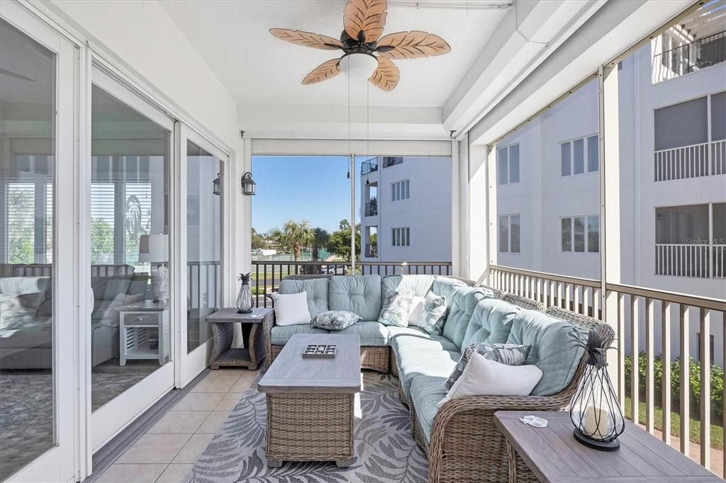 For Sale: $850,000 (3 beds, 2 baths, 2013 Square Feet)