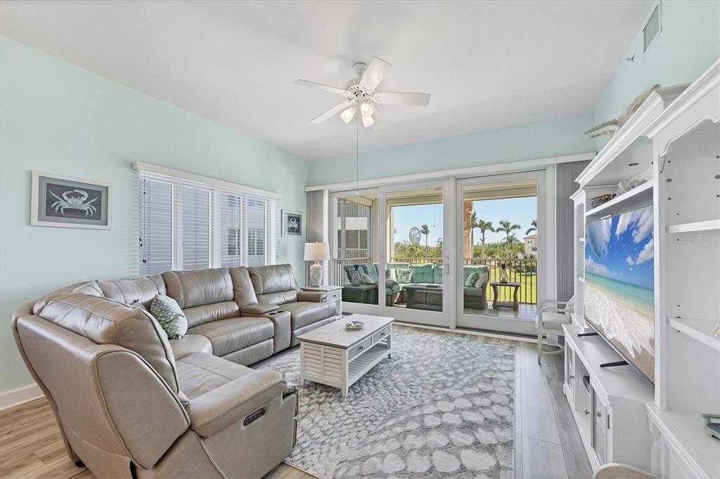 For Sale: $850,000 (3 beds, 2 baths, 2013 Square Feet)