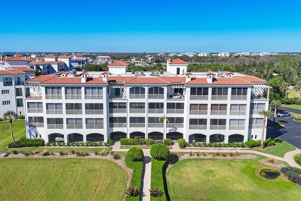 For Sale: $850,000 (3 beds, 2 baths, 2013 Square Feet)