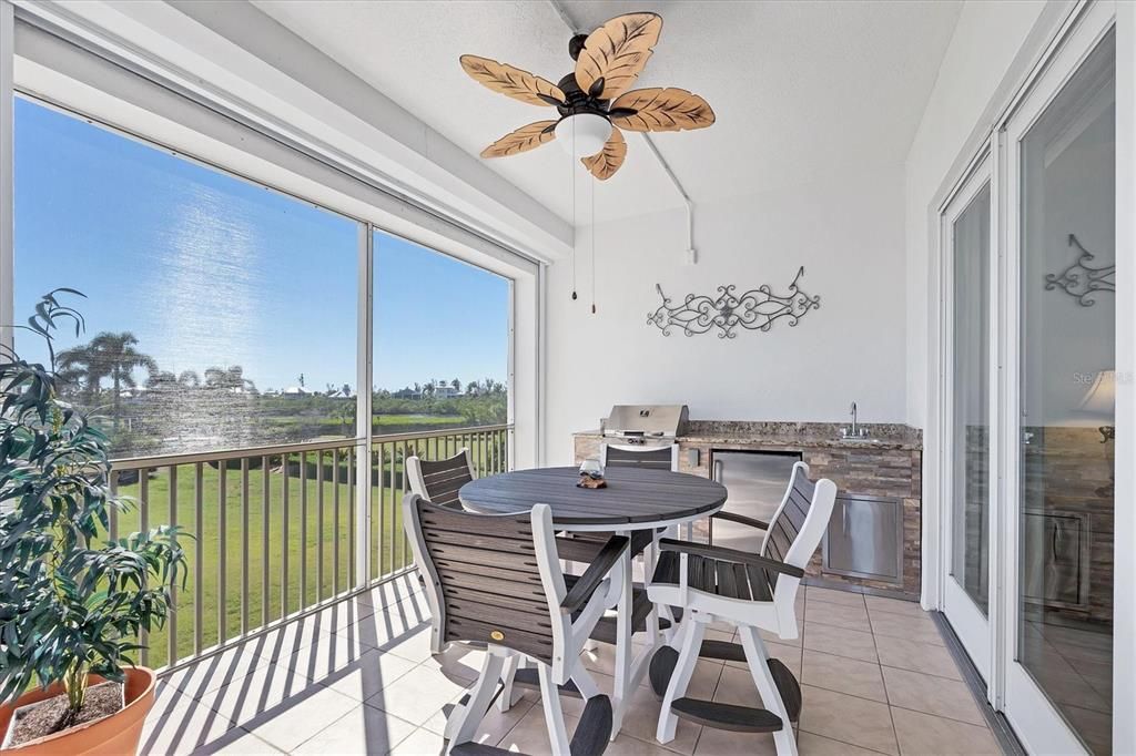 For Sale: $850,000 (3 beds, 2 baths, 2013 Square Feet)