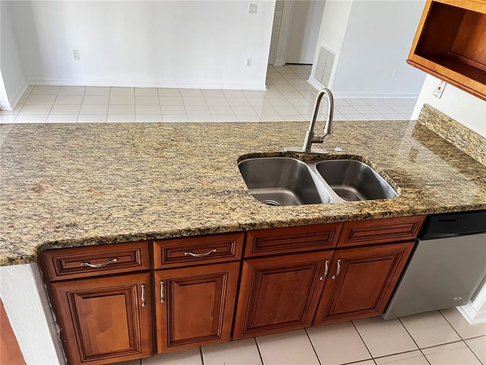 En Renta: $1,600 (3 camas, 2 baños, 1806 Pies cuadrados)