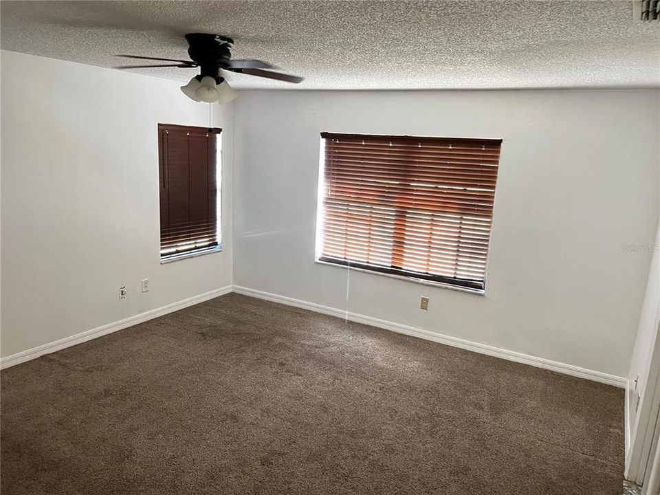 En Renta: $1,600 (3 camas, 2 baños, 1806 Pies cuadrados)