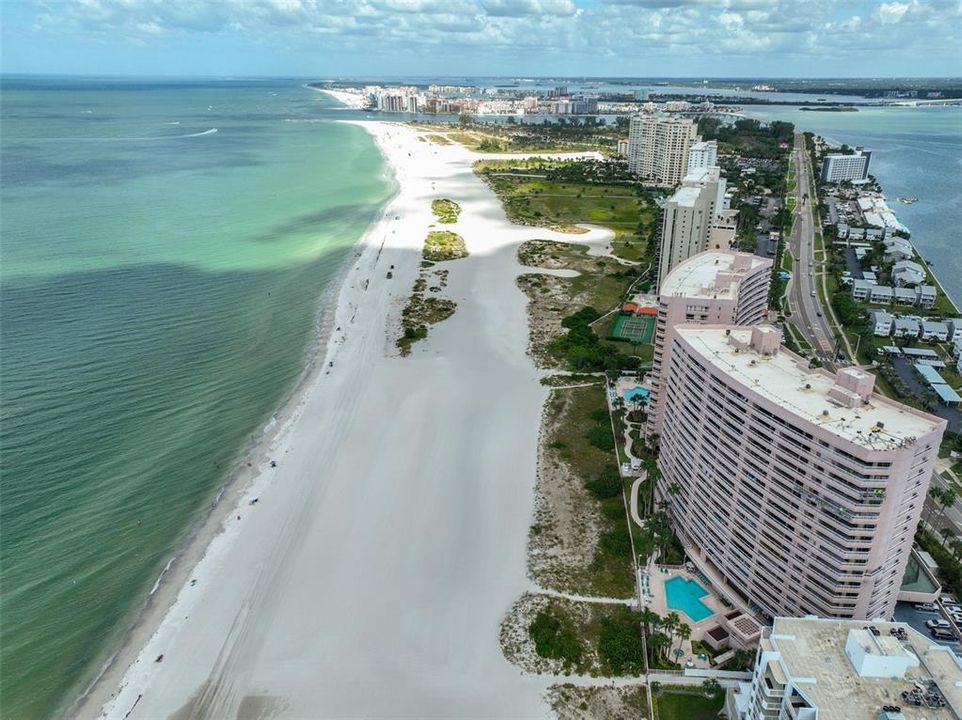 For Sale: $819,999 (1 beds, 2 baths, 1020 Square Feet)