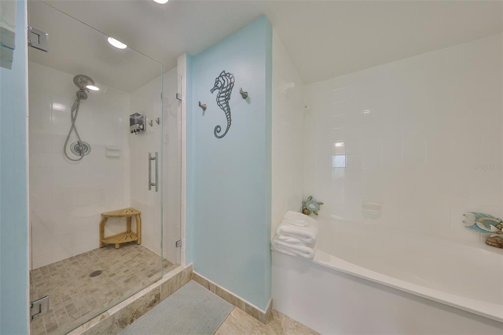 For Sale: $819,999 (1 beds, 2 baths, 1020 Square Feet)