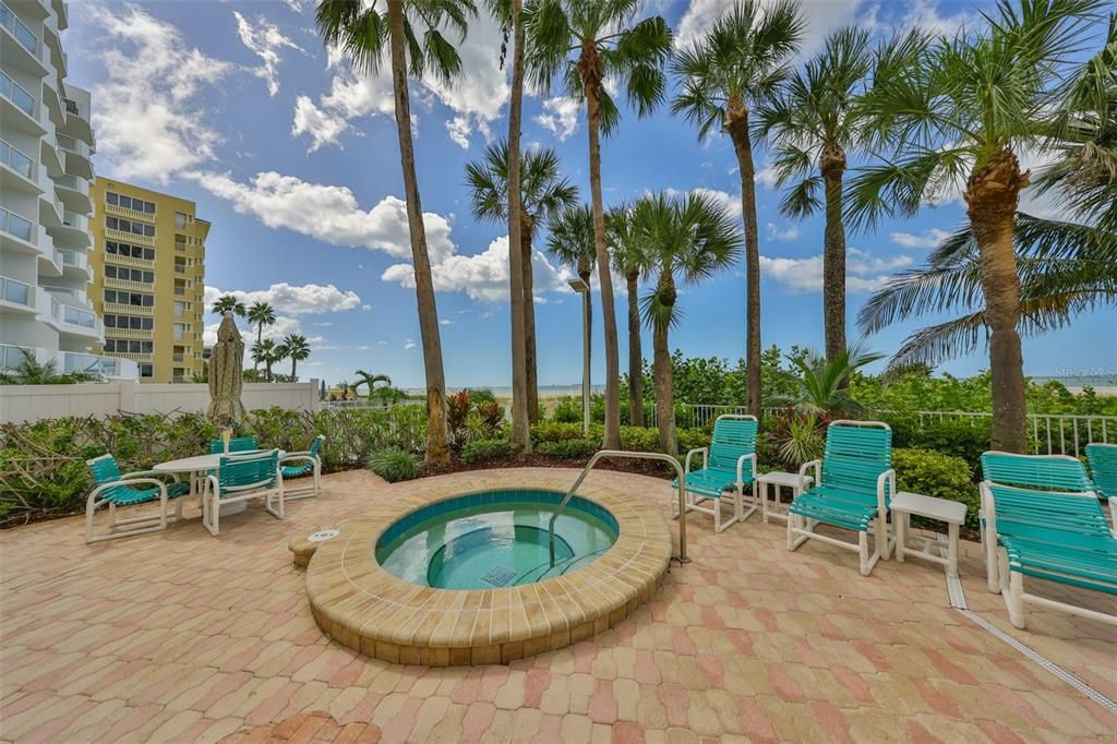 For Sale: $819,999 (1 beds, 2 baths, 1020 Square Feet)