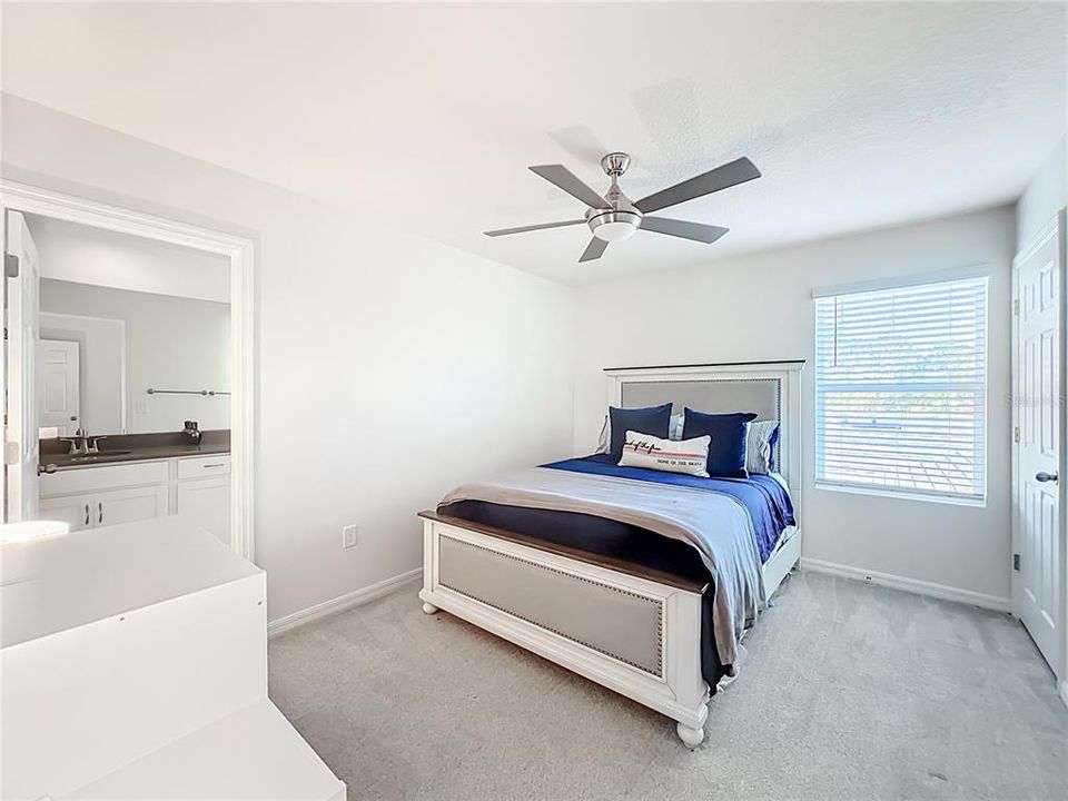 For Sale: $500,000 (4 beds, 3 baths, 2070 Square Feet)