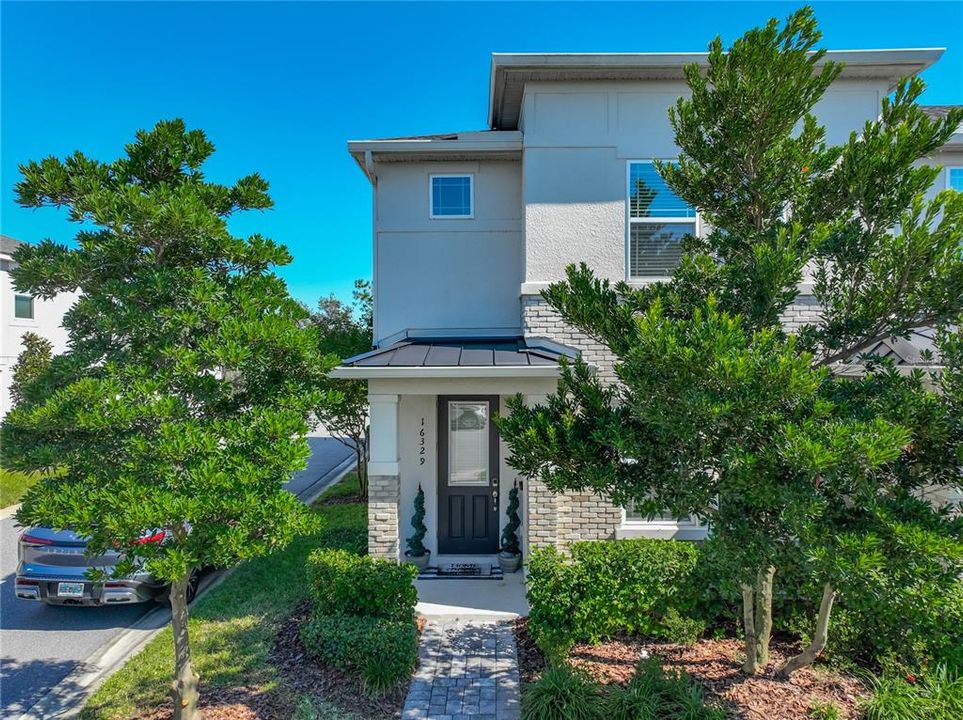 For Sale: $500,000 (4 beds, 3 baths, 2070 Square Feet)