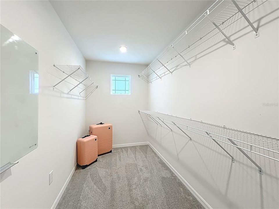 For Sale: $500,000 (4 beds, 3 baths, 2070 Square Feet)