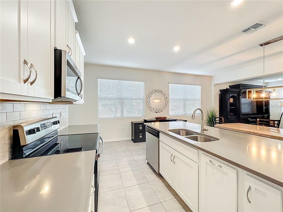 For Sale: $500,000 (4 beds, 3 baths, 2070 Square Feet)