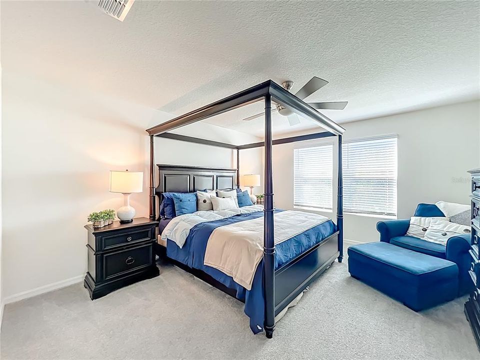 For Sale: $500,000 (4 beds, 3 baths, 2070 Square Feet)