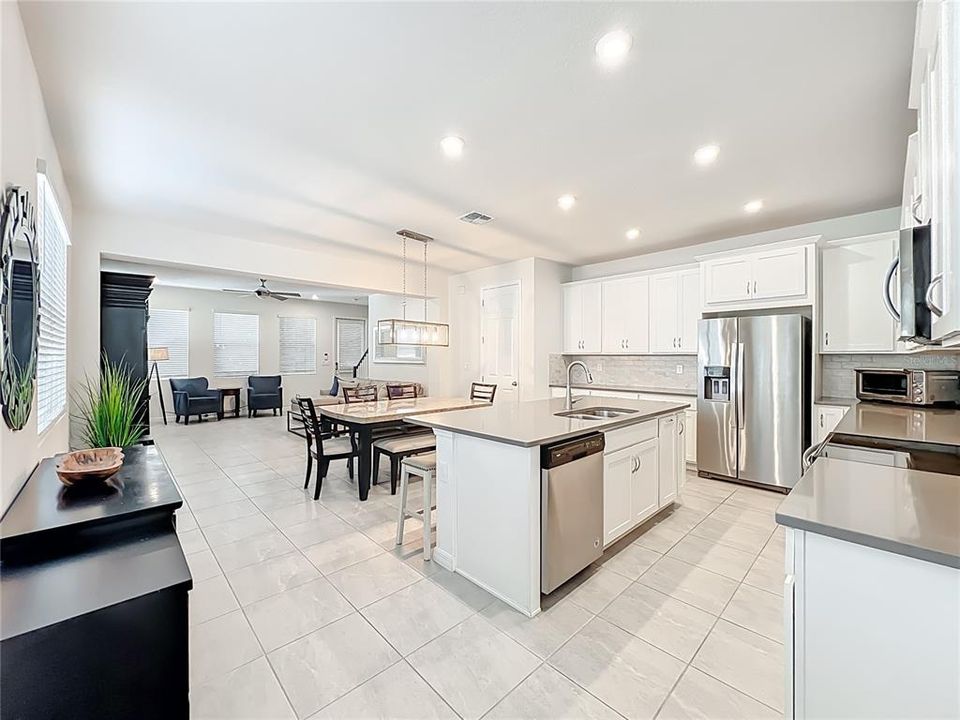 For Sale: $500,000 (4 beds, 3 baths, 2070 Square Feet)