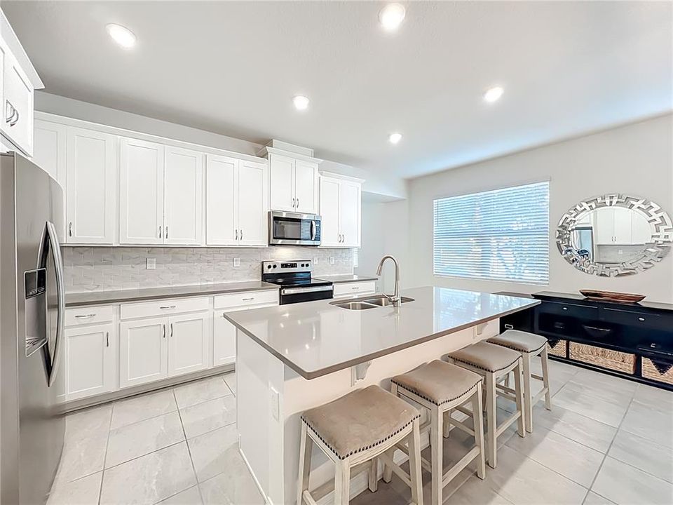 For Sale: $500,000 (4 beds, 3 baths, 2070 Square Feet)