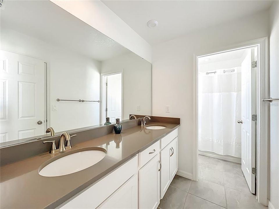 For Sale: $500,000 (4 beds, 3 baths, 2070 Square Feet)