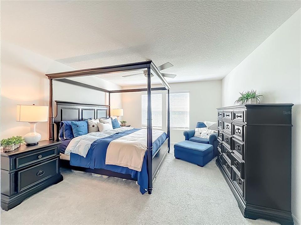 For Sale: $500,000 (4 beds, 3 baths, 2070 Square Feet)