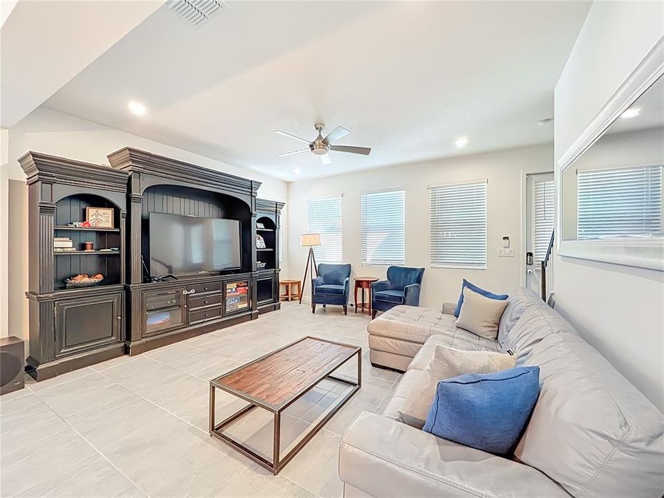 For Sale: $500,000 (4 beds, 3 baths, 2070 Square Feet)