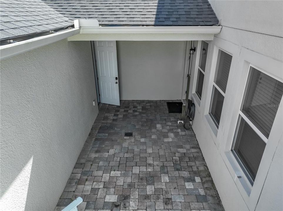 For Sale: $500,000 (4 beds, 3 baths, 2070 Square Feet)