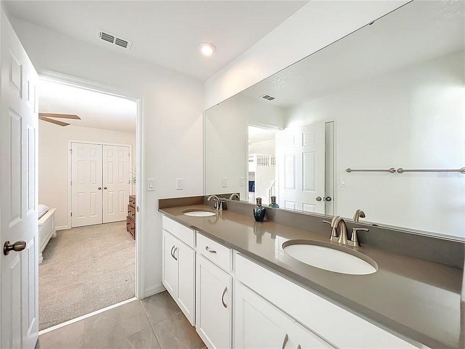 For Sale: $500,000 (4 beds, 3 baths, 2070 Square Feet)