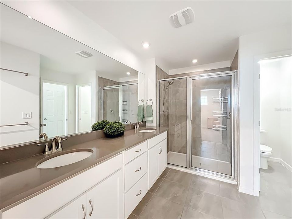 For Sale: $500,000 (4 beds, 3 baths, 2070 Square Feet)