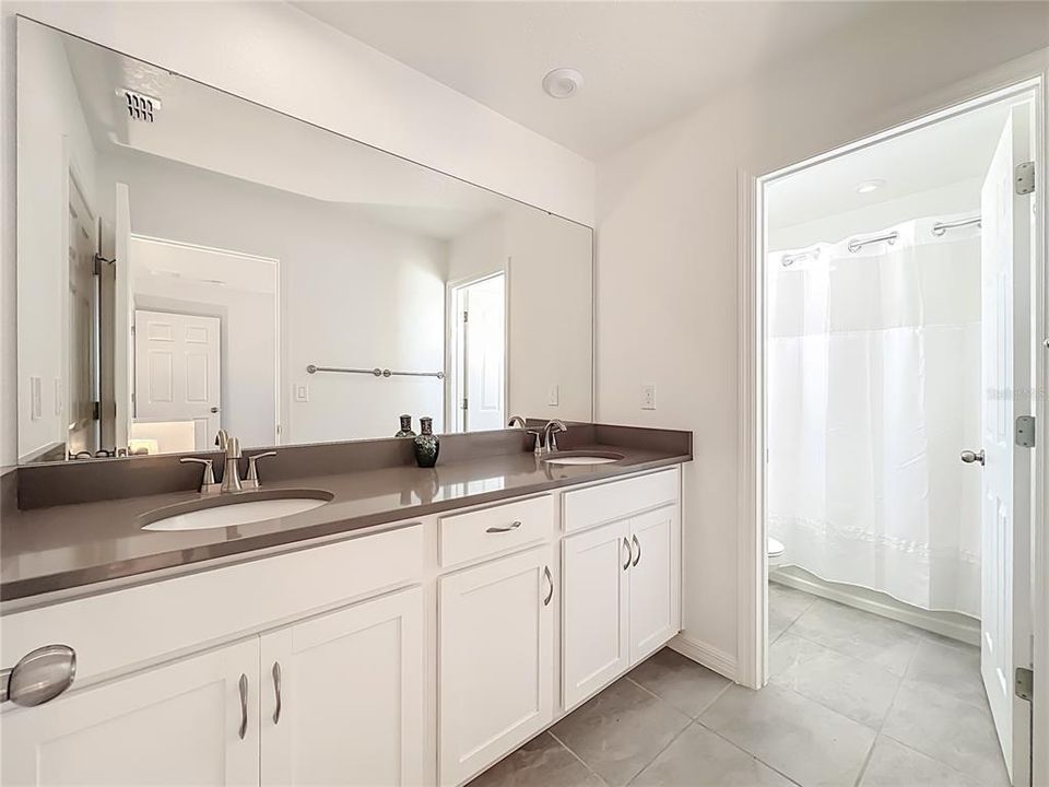 For Sale: $500,000 (4 beds, 3 baths, 2070 Square Feet)