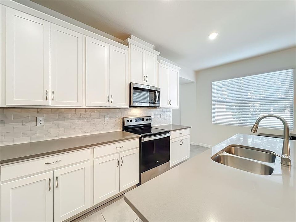 For Sale: $500,000 (4 beds, 3 baths, 2070 Square Feet)