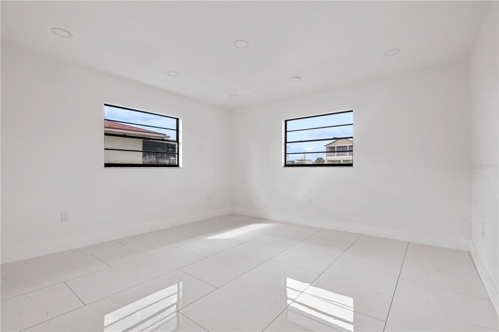 For Sale: $499,900 (3 beds, 2 baths, 1959 Square Feet)