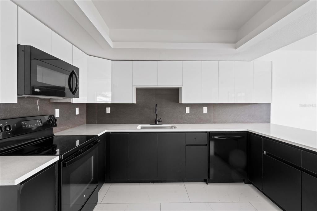 For Sale: $499,900 (3 beds, 2 baths, 1959 Square Feet)