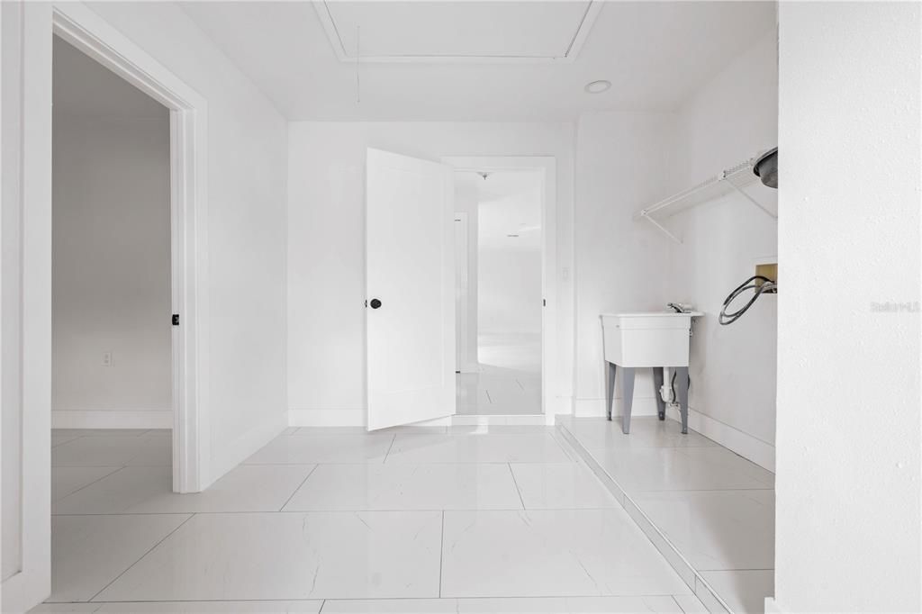 For Sale: $499,900 (3 beds, 2 baths, 1959 Square Feet)