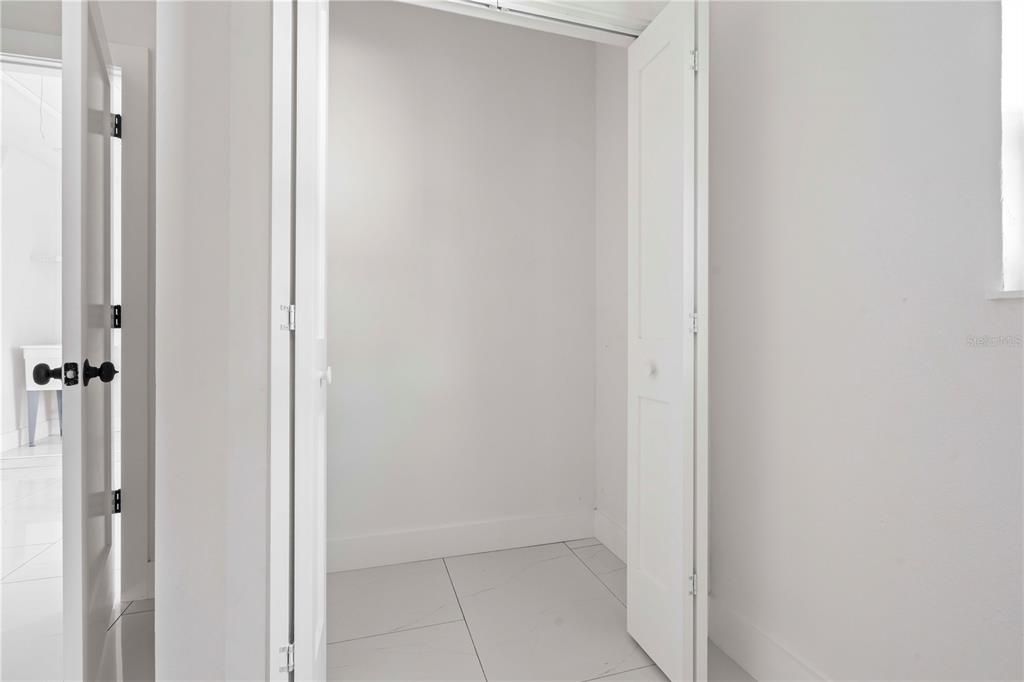 For Sale: $499,900 (3 beds, 2 baths, 1959 Square Feet)