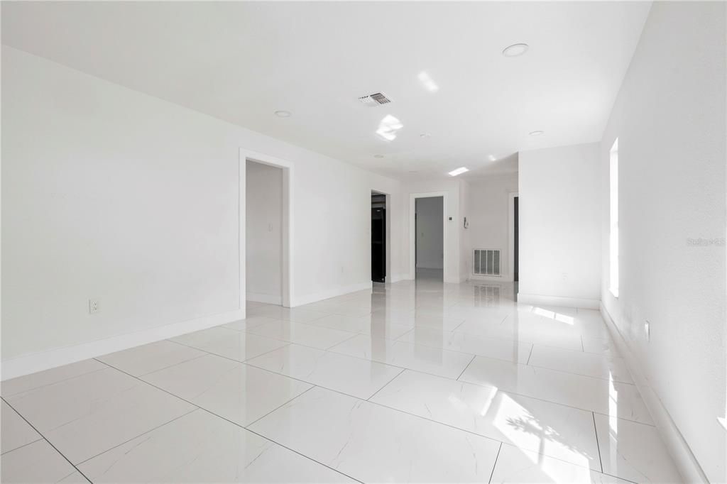 For Sale: $499,900 (3 beds, 2 baths, 1959 Square Feet)