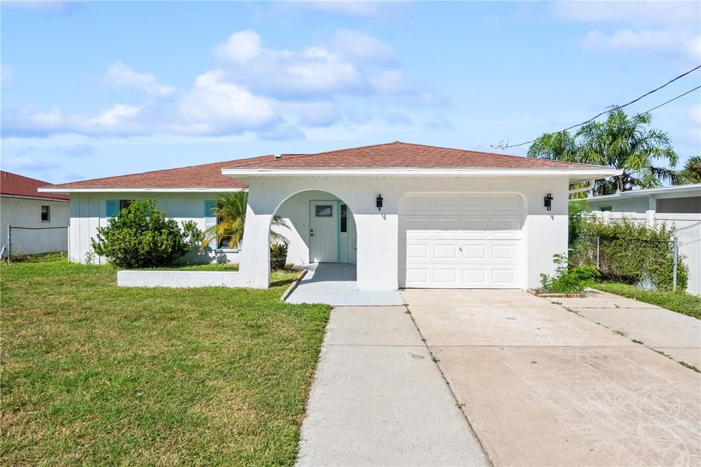 For Sale: $499,900 (3 beds, 2 baths, 1959 Square Feet)