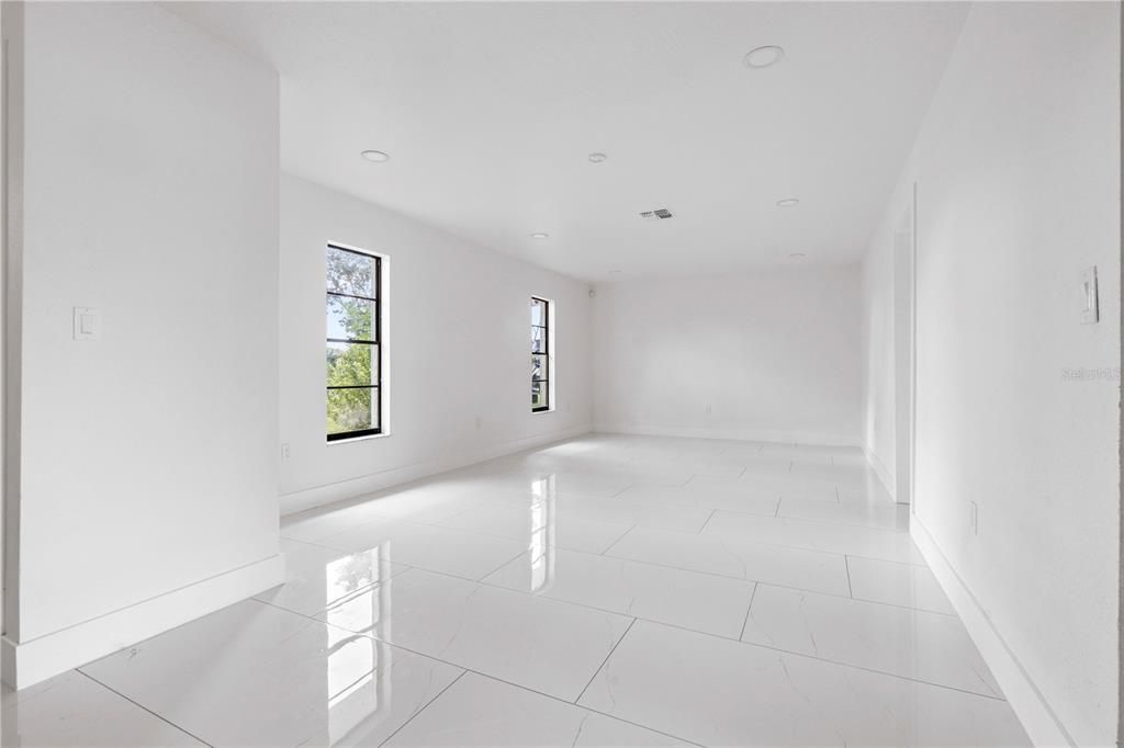 For Sale: $499,900 (3 beds, 2 baths, 1959 Square Feet)