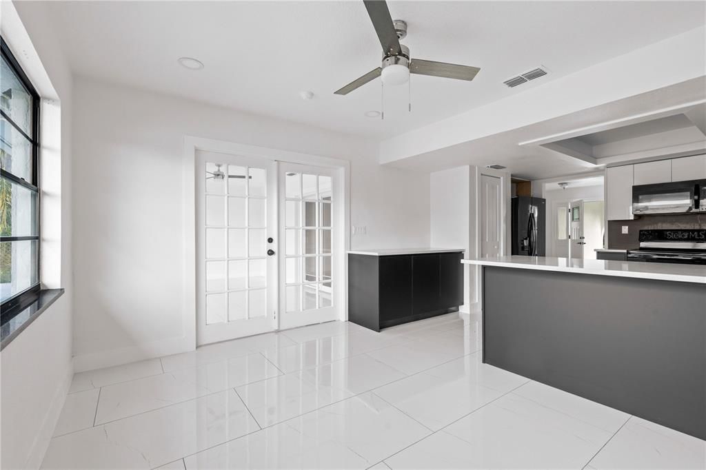 For Sale: $499,900 (3 beds, 2 baths, 1959 Square Feet)