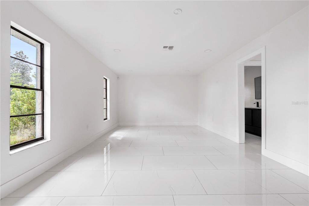 For Sale: $499,900 (3 beds, 2 baths, 1959 Square Feet)