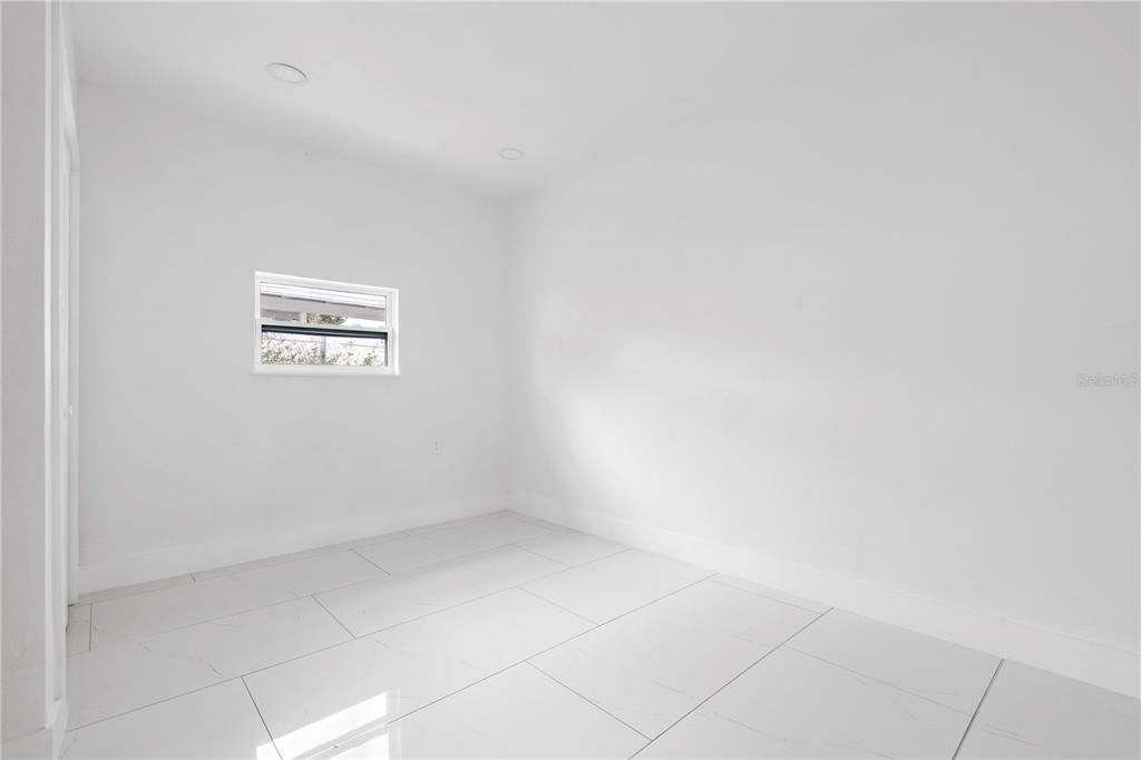 For Sale: $499,900 (3 beds, 2 baths, 1959 Square Feet)