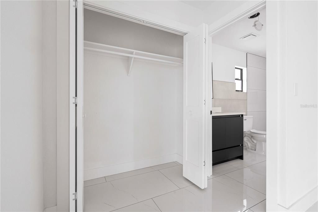 For Sale: $499,900 (3 beds, 2 baths, 1959 Square Feet)