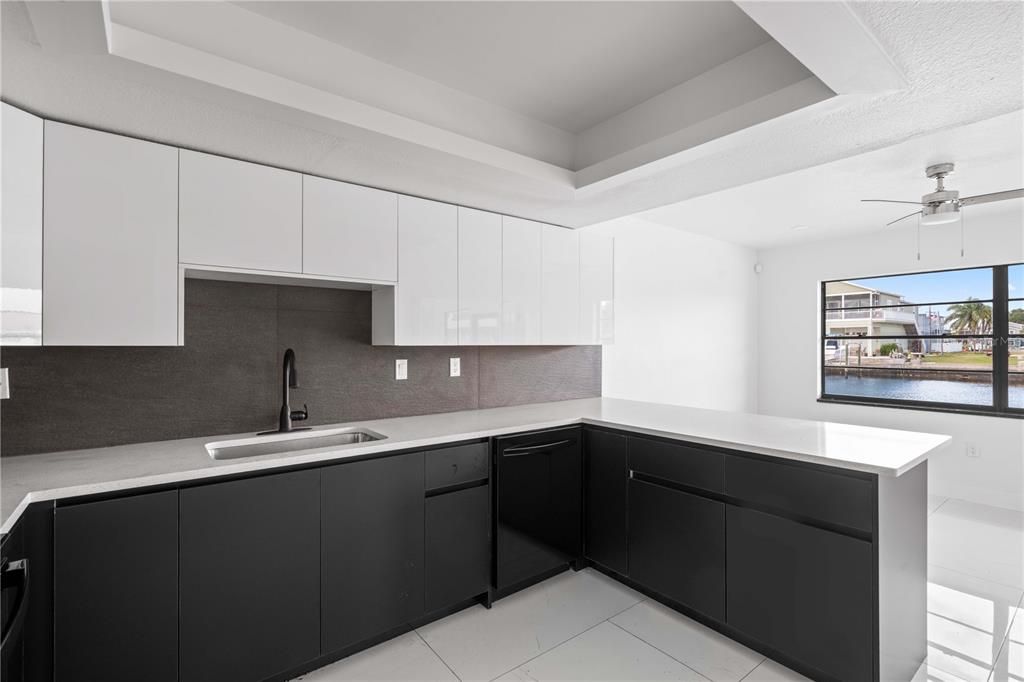 For Sale: $499,900 (3 beds, 2 baths, 1959 Square Feet)