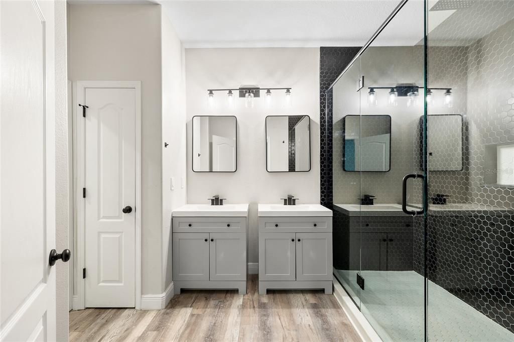 待售: $529,000 (4 贝兹, 3 浴室, 3496 平方英尺)