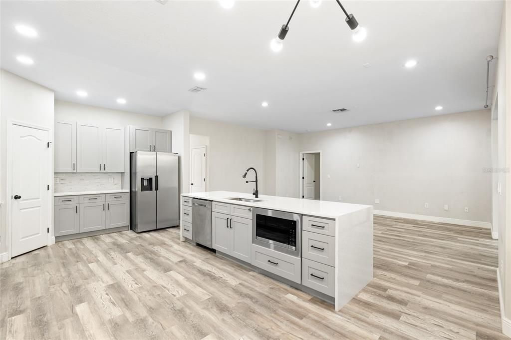 待售: $529,000 (4 贝兹, 3 浴室, 3496 平方英尺)