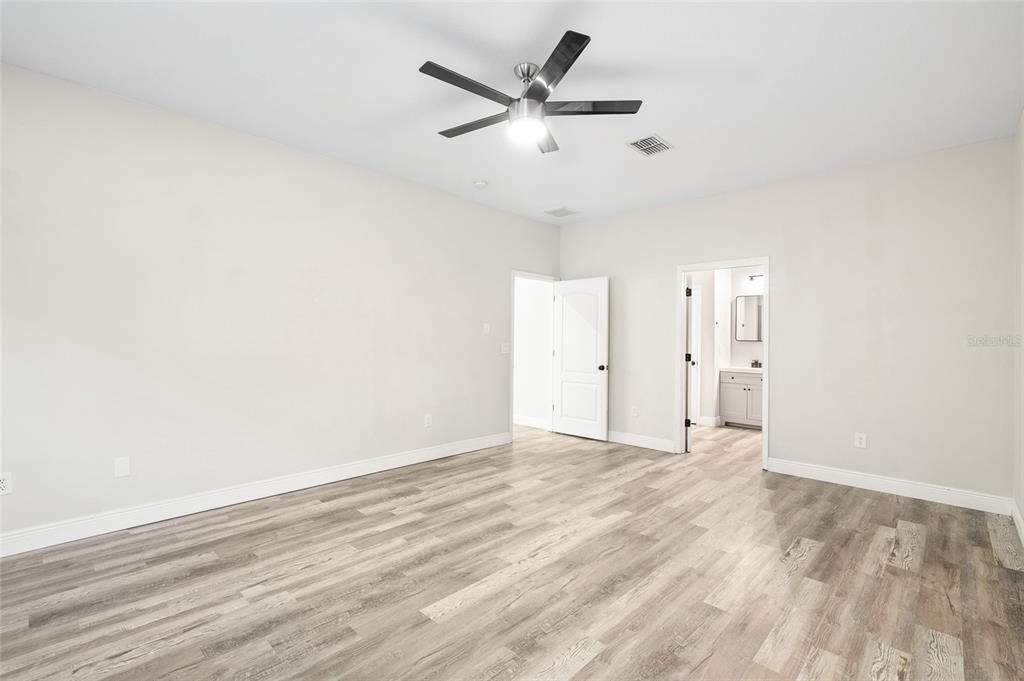 待售: $529,000 (4 贝兹, 3 浴室, 3496 平方英尺)