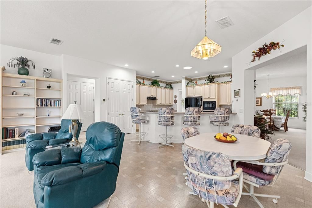 For Sale: $437,900 (3 beds, 2 baths, 2333 Square Feet)