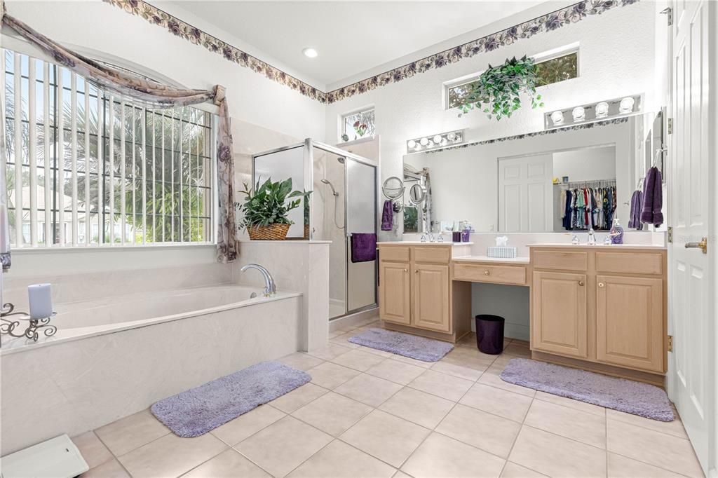 For Sale: $437,900 (3 beds, 2 baths, 2333 Square Feet)