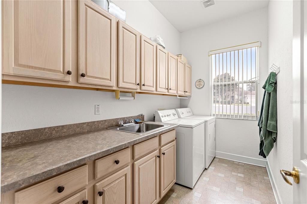 For Sale: $437,900 (3 beds, 2 baths, 2333 Square Feet)
