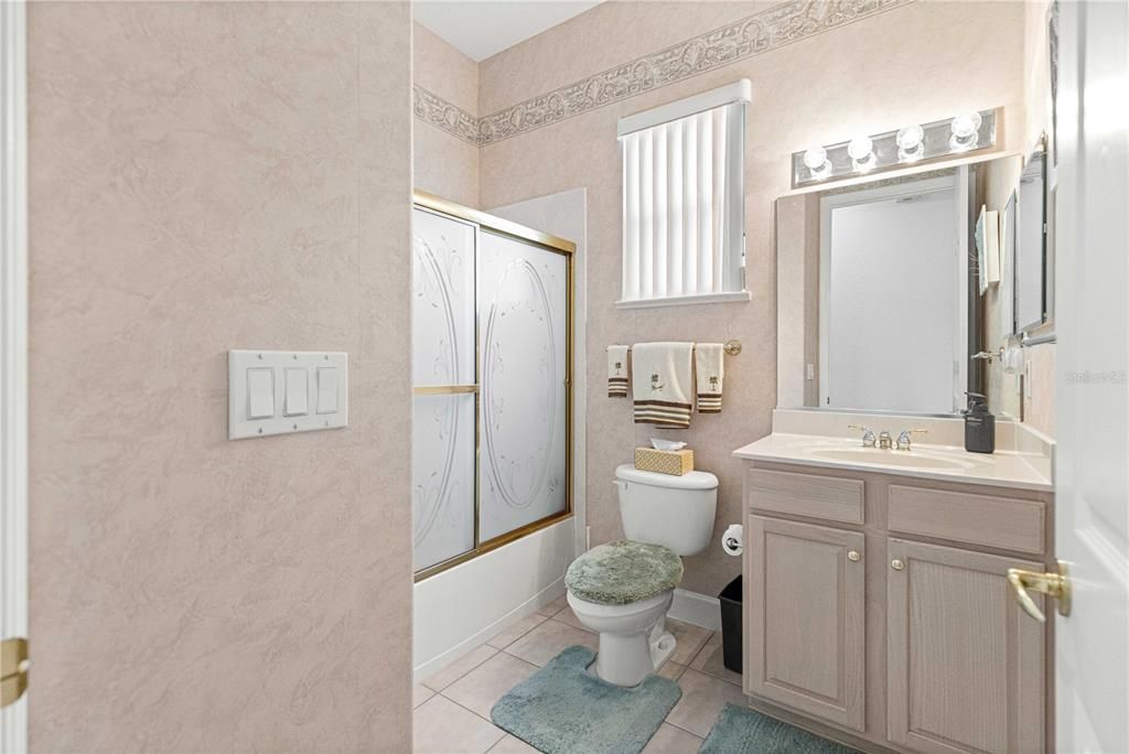 For Sale: $437,900 (3 beds, 2 baths, 2333 Square Feet)