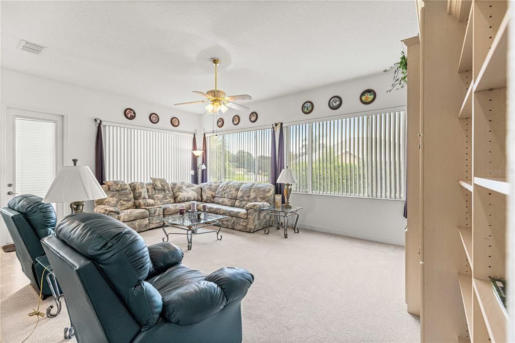 For Sale: $437,900 (3 beds, 2 baths, 2333 Square Feet)