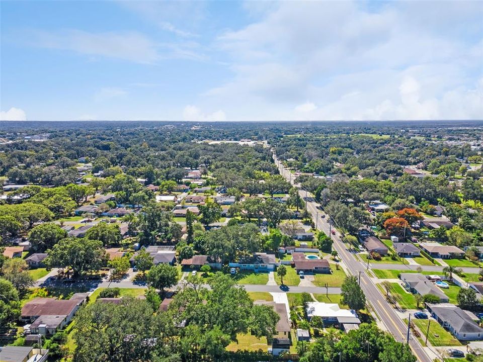 En Venta: $357,500 (4 camas, 3 baños, 2200 Pies cuadrados)