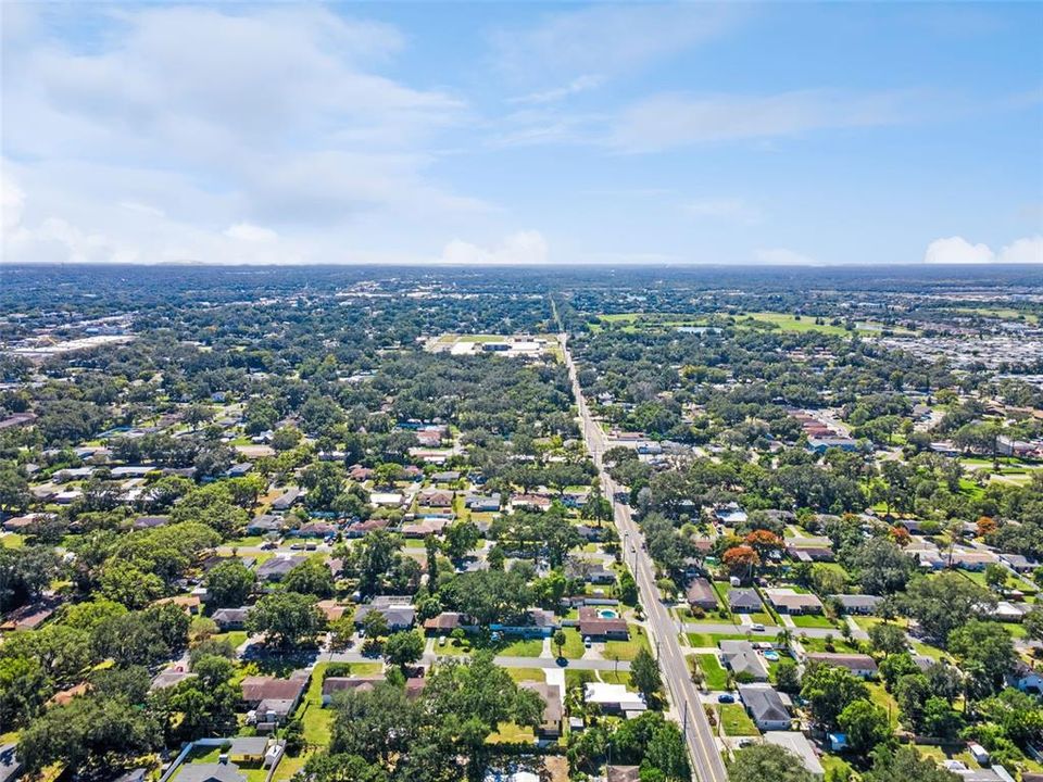 En Venta: $357,500 (4 camas, 3 baños, 2200 Pies cuadrados)