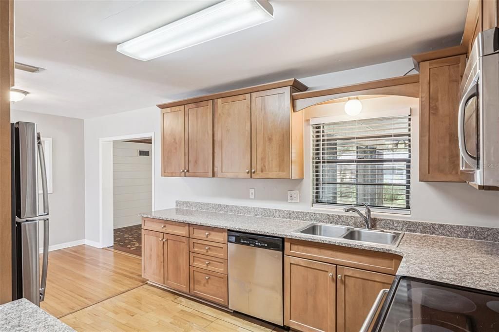 En Venta: $357,500 (4 camas, 3 baños, 2200 Pies cuadrados)