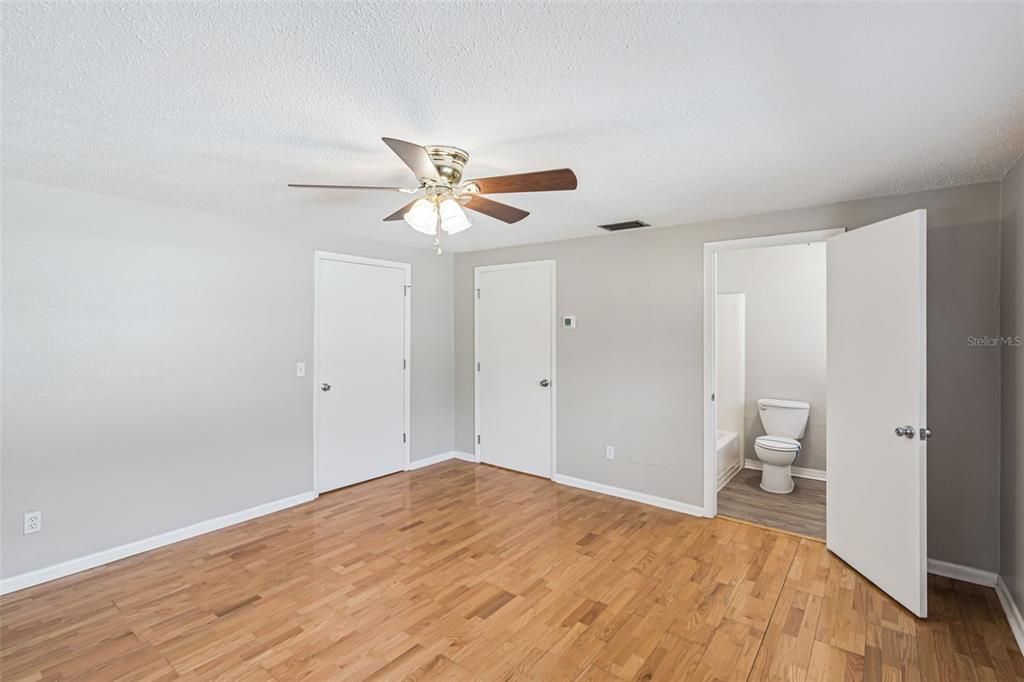 En Venta: $357,500 (4 camas, 3 baños, 2200 Pies cuadrados)